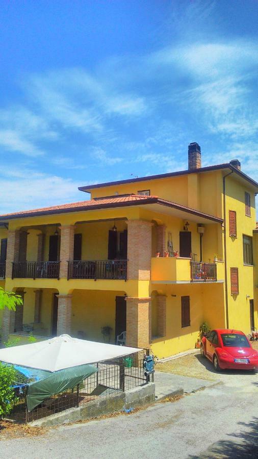 Apartamento Il Girasole Castel Ritaldi Exterior foto