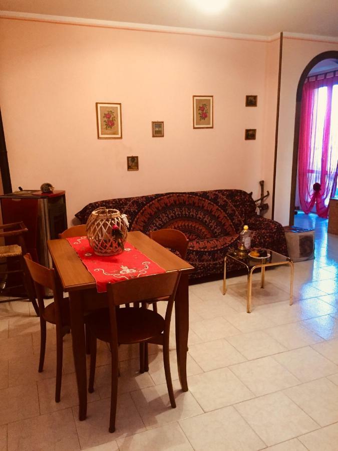 Apartamento Il Girasole Castel Ritaldi Exterior foto