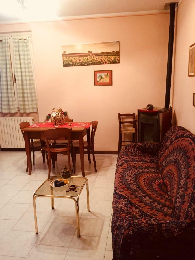 Apartamento Il Girasole Castel Ritaldi Exterior foto