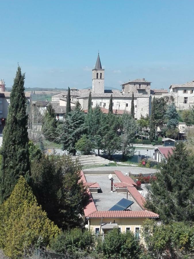 Apartamento Il Girasole Castel Ritaldi Exterior foto