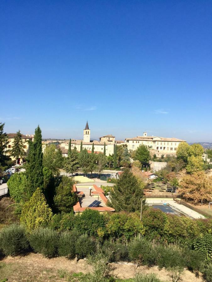 Apartamento Il Girasole Castel Ritaldi Exterior foto