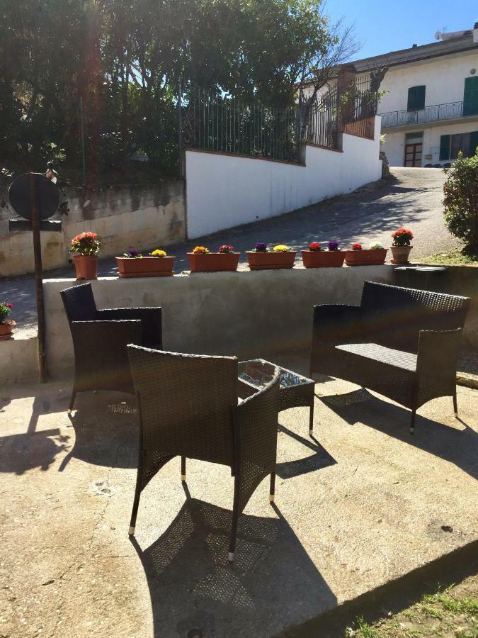 Apartamento Il Girasole Castel Ritaldi Exterior foto
