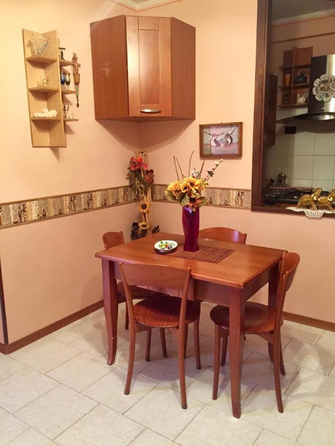 Apartamento Il Girasole Castel Ritaldi Exterior foto